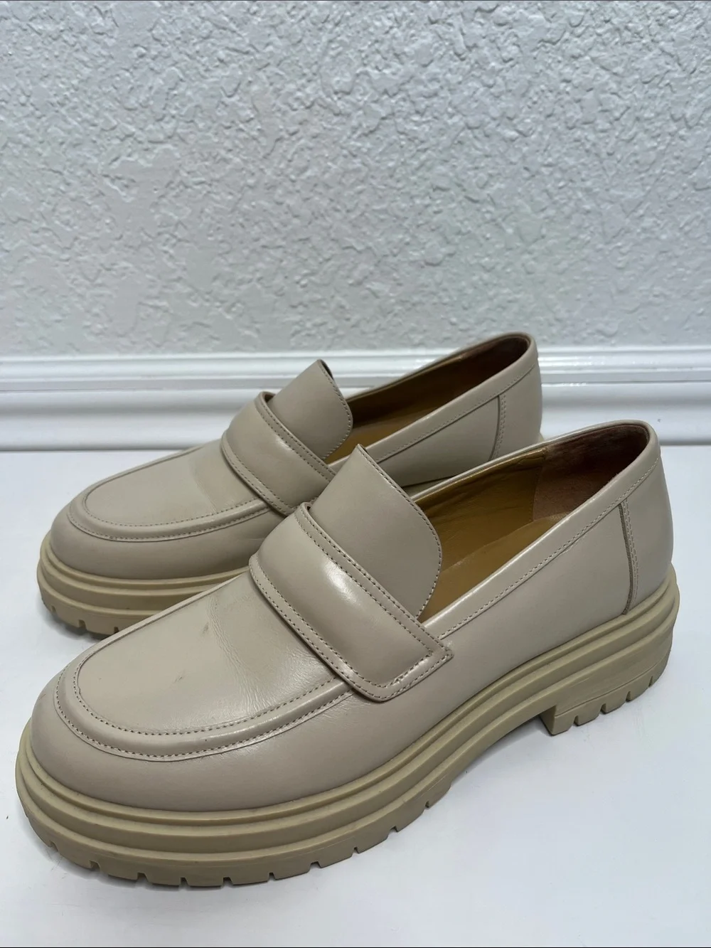 Tony Bianco Wiz Loafer Lug Sole Vanilla Capretto Leather Sz 7.5